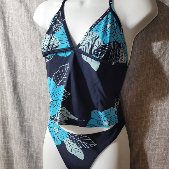 Old navy Women's Tankini Swim Two 2 Piece Tankini Setsz M.. 2 sets of bottoms - Picture 8 of 9